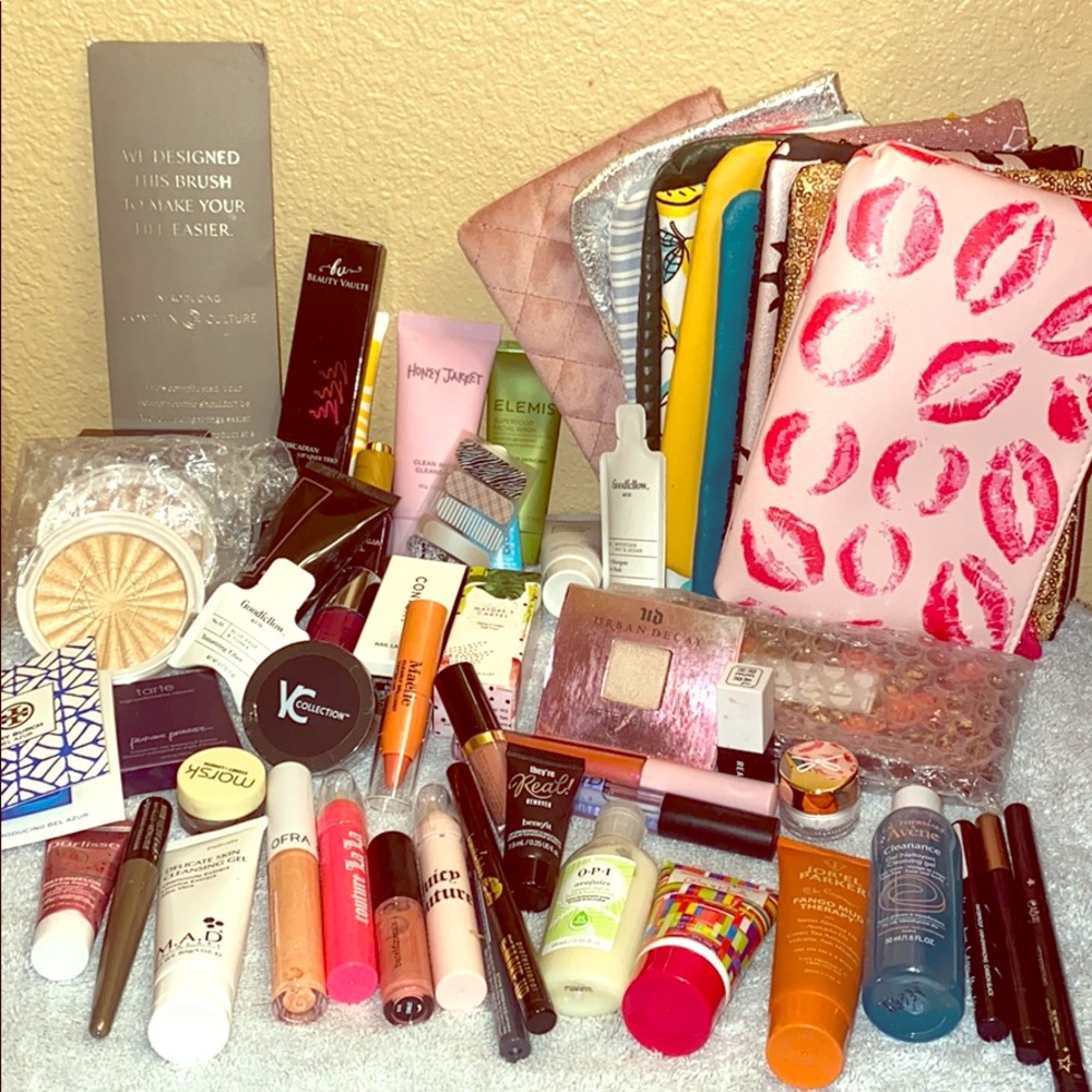 HUGE new makeup bundle